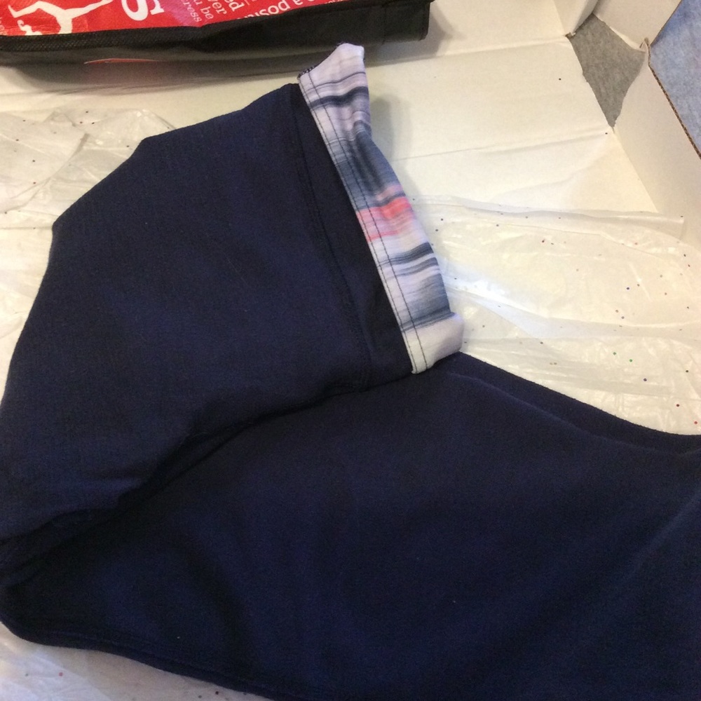 Lululemon Denim Deep Indigo Crop Gem